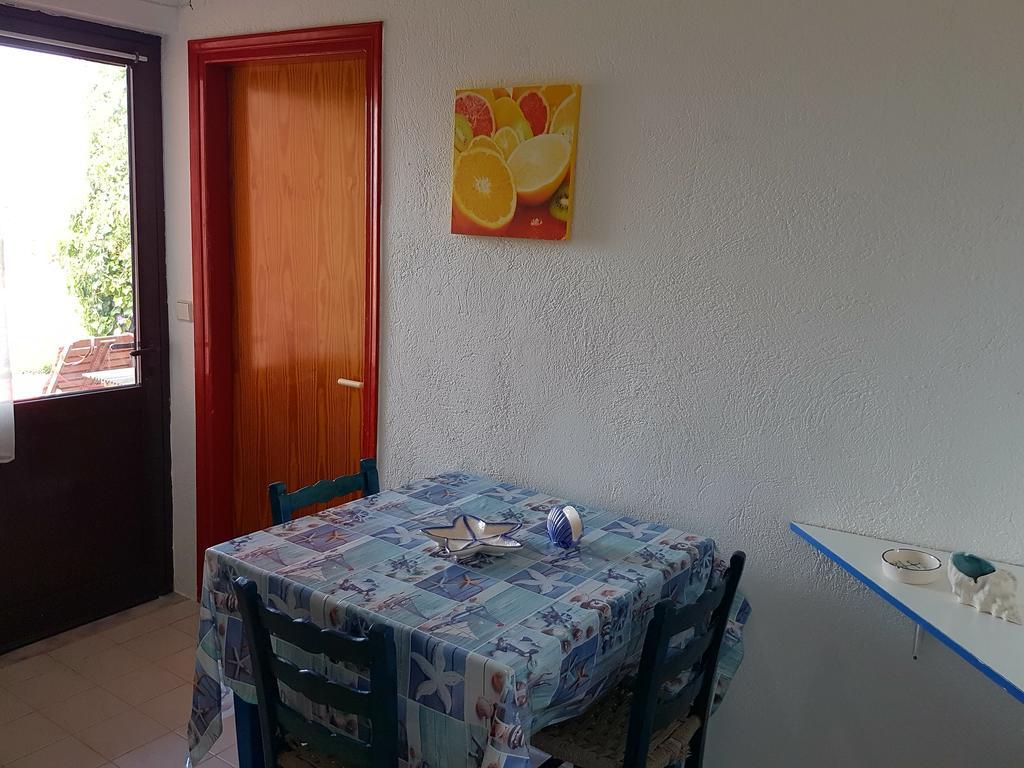Melina'S Apartments Kalavarda Luaran gambar