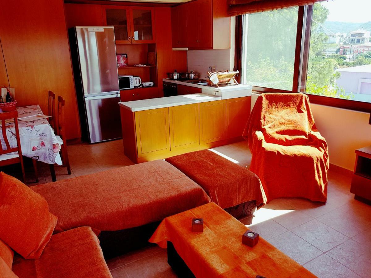 Melina'S Apartments Kalavarda Luaran gambar
