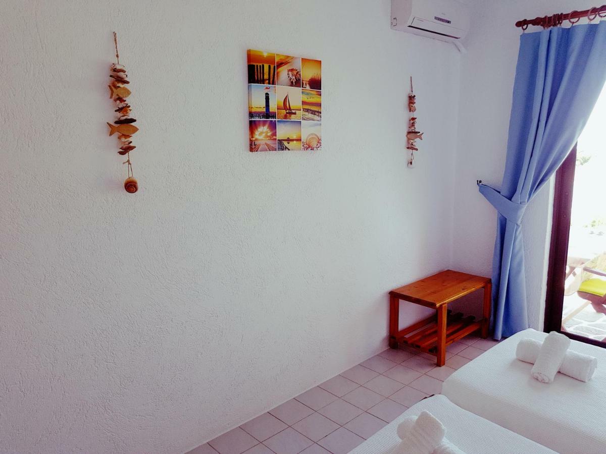 Melina'S Apartments Kalavarda Luaran gambar