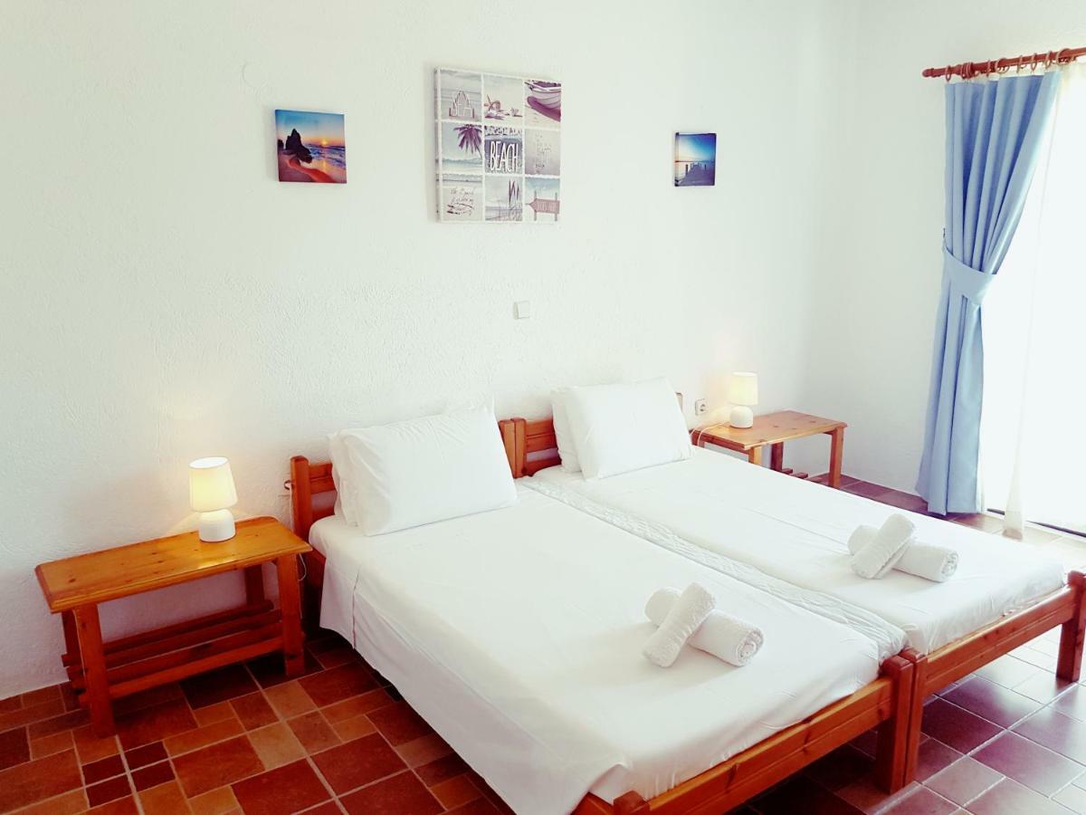 Melina'S Apartments Kalavarda Luaran gambar